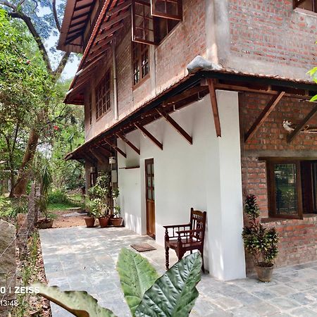 Isai Ambalam Guest House Pondicherry Exterior photo