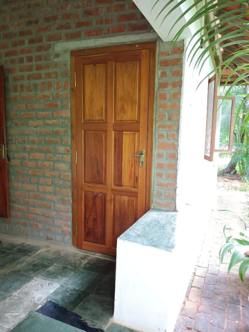 Isai Ambalam Guest House Pondicherry Exterior photo